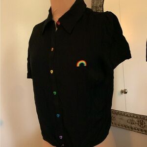 BLOUSE WITH COLORFUL HEART BUTTONS TYE AT BOTTOM FROM HOT TOPIC SIZE MED